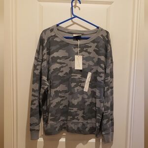 Universal Thread Womans Camouflage Pattern Sweatshirt